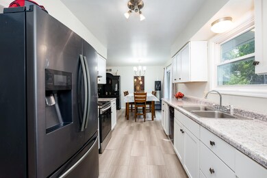2460 Strathmore St_Jeff Leonard (8)