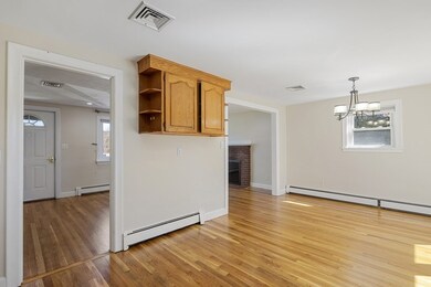 160 Ravenswood Rd unit 1, Waltham, MA 02453 - photo 5