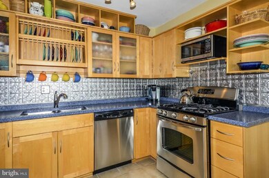 Taft Towers unit 702, Arlington, VA 22201 - photo 5