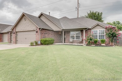 4709 S Narcissus Ave, Broken Arrow, OK 74011 - photo 4