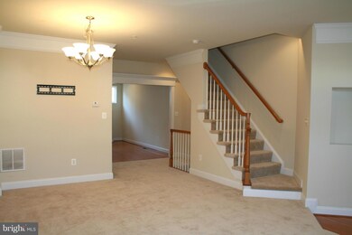 11826 Regents Park Dr, Germantown, MD 20876 - photo 4