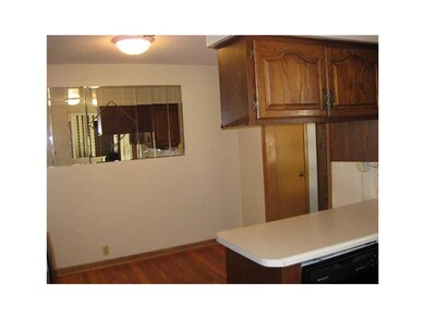 Eat-in Kitchen.
