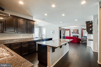 5952 Hunter Crest Rd, Woodbridge, VA 22193 - photo 7