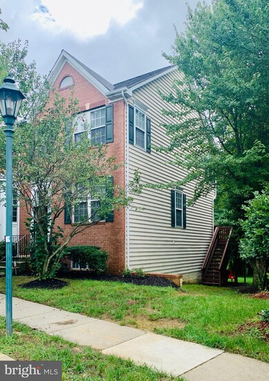 10301 Tulip Tree Dr, Bowie, MD 20721 - photo 2