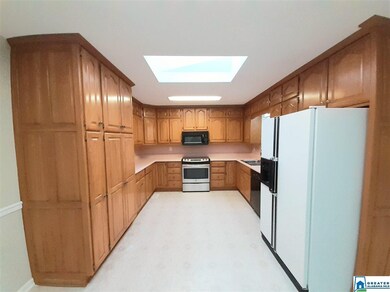 913 Windover Rd, Birmingham, AL 35215 - photo 6