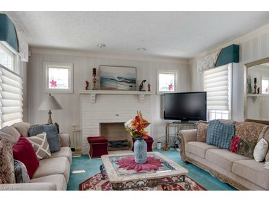 Spacious living room!