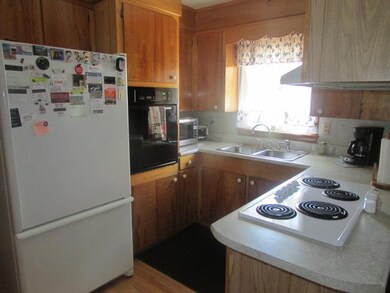 easy Kitchen to prepare your meals -  convection oven!