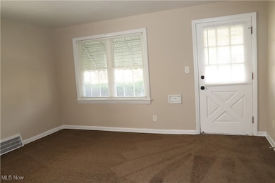 5134 Thomas St, Maple Heights, OH 44137 - photo 7