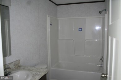 57 E Quillytown Rd unit B11, Penns Grove, NJ 08069 - photo 4