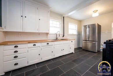 1284 SW Medford Ave, Topeka, KS 66604 - photo 4