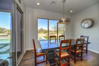 007_Breakfast Nook