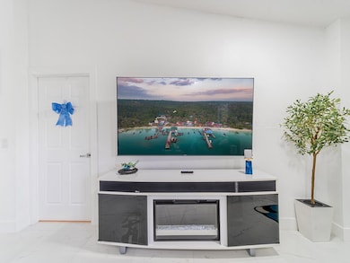 1717 Compton St, Brandon, FL 33511 - photo 6