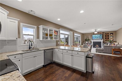 7913 NW 95th St, Johnston, IA 50131 - photo 6