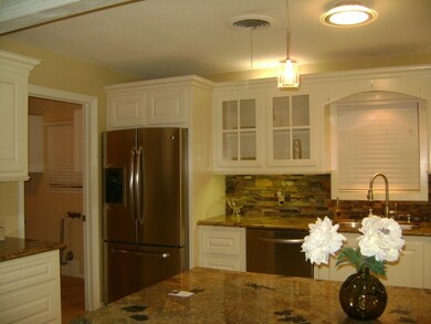 2917 Encino Ave, Bay City, TX 77414 - photo 4