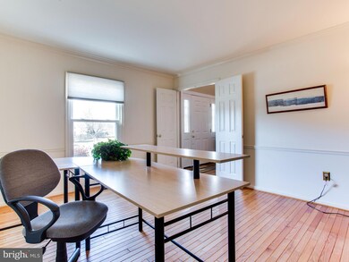 13457 Stream Valley Dr, Chantilly, VA 20151 - photo 4