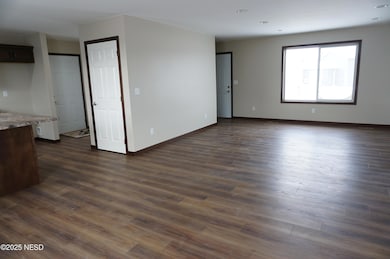 2708 W Kemp Ave, Watertown, SD 57201 - photo 3