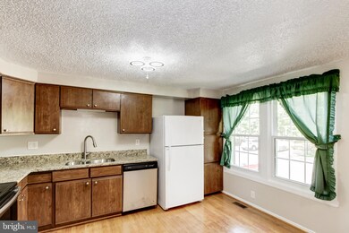 9408 Lost Trail Way, Potomac, MD 20854 - photo 3