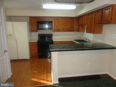 3660 Wharf Ln, Triangle, VA 22172 - photo 5