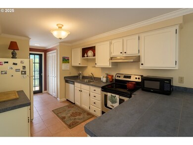 9134 SW Wilshire St unit 28, Portland, OR 97225 - photo 5