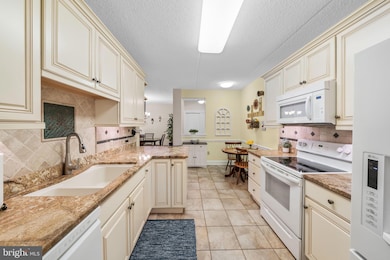 Windsor at Glen Mills unit 111, Glen Mills, PA 19342 - photo 3