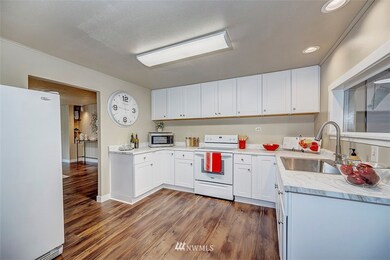 7810 220th St SW, Edmonds, WA 98026 - photo 6