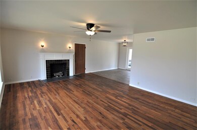 102 Line Dr, Gainesville, TX 76240 - photo 6