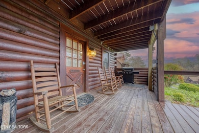 735 Kings Hills Blvd, Pigeon Forge, TN 37863 - photo 3