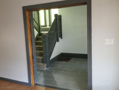 829 Seymour Ave, Lansing, MI 48906 - photo 4