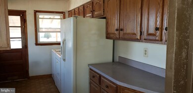 715 Dorsey Ave, Essex, MD 21221 - photo 5