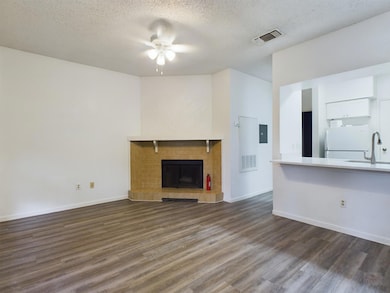 2901 San Jacinto Blvd unit 104, Austin, TX 78705 - photo 2