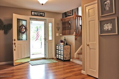 3- 8 Ivy entry foyer