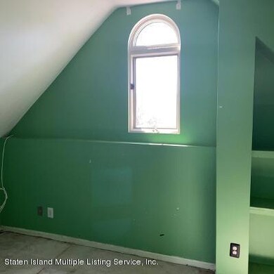 46 Fox Hunt Ct, Staten Island, NY 10301 - photo 2