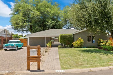 7038N11thPl0003