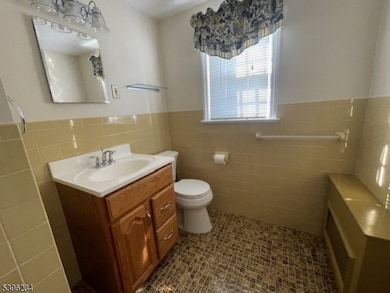 49 Hawthorne Ave, Clifton, NJ 07011 - photo 6