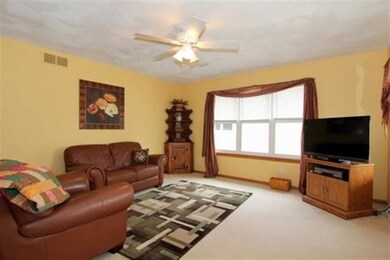 125 Bowlavard Ave, Belleville, WI 53508 - photo 3