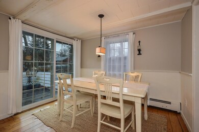 006-Dining_Room-3941304-medium
