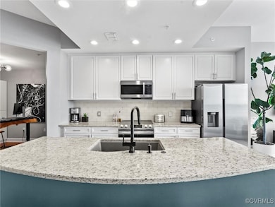 Vistas on the James unit 810, Richmond, VA 23219 - photo 4