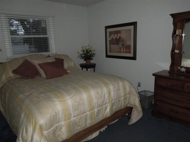 211 Magnolia Dr, Crown Point, IN 46307 - photo 4