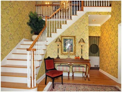 Entry/Foyer.
