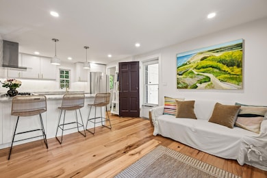5-web-or-mls-30-bangs-st-unit-b