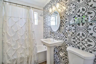 2331-W-AVALON-DR-17