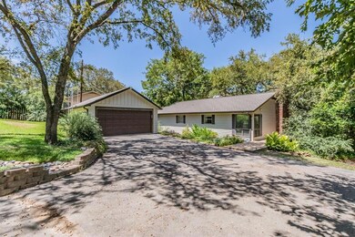 12620 Deeds Ct, Azle, TX 76020 - photo 2