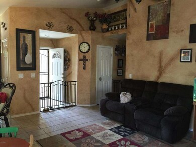 GreatRoomToEntryWay