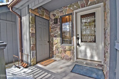 4104 Cypress Ct, Pocono Pines, PA 18350 - photo 4