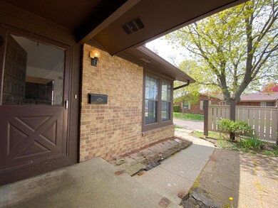 05 Front entry courtyard