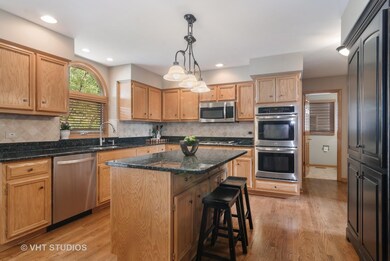 3832 Mandeville Ln, Naperville, IL 60564 - photo 4