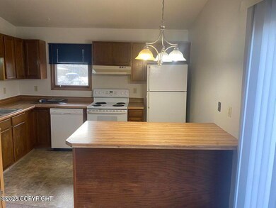 3710 Gardner St unit B, Anchorage, AK 99508 - photo 2