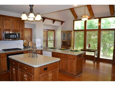 Spacious Kitchen with Island and vaulted breakfast
