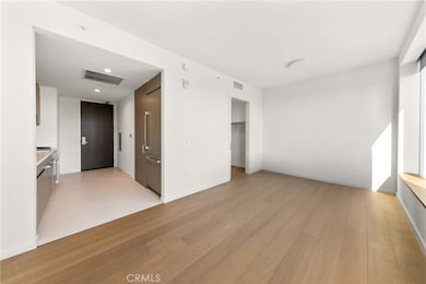 Metropolis Los Angeles - Tower I unit 3305, Los Angeles, CA 90017 - photo 5