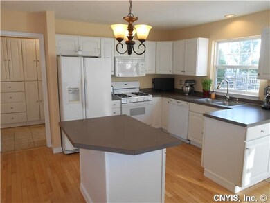 104 Bette Cir, Chittenango, NY 13037 - photo 7